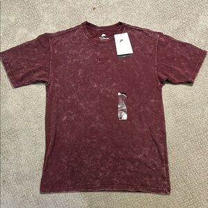 Nike Men's Burgundy Short Sleeve Tee